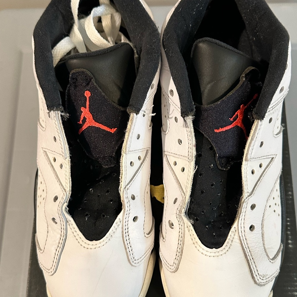 Retro 6s - Picture 4 of 6